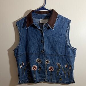 Fun Vintage Stonebridge Embroidered Denim Vest with Brown Collar. Size L